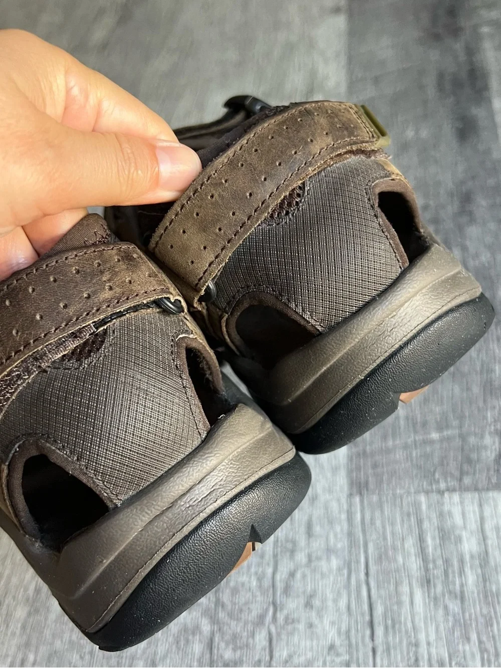 Teva closed toe